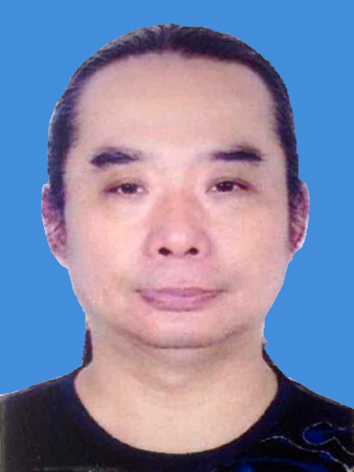 李海坤,男,汉族,1942年生,现为中国书画家协会名誉主席,国礼艺术家,高级书法师。